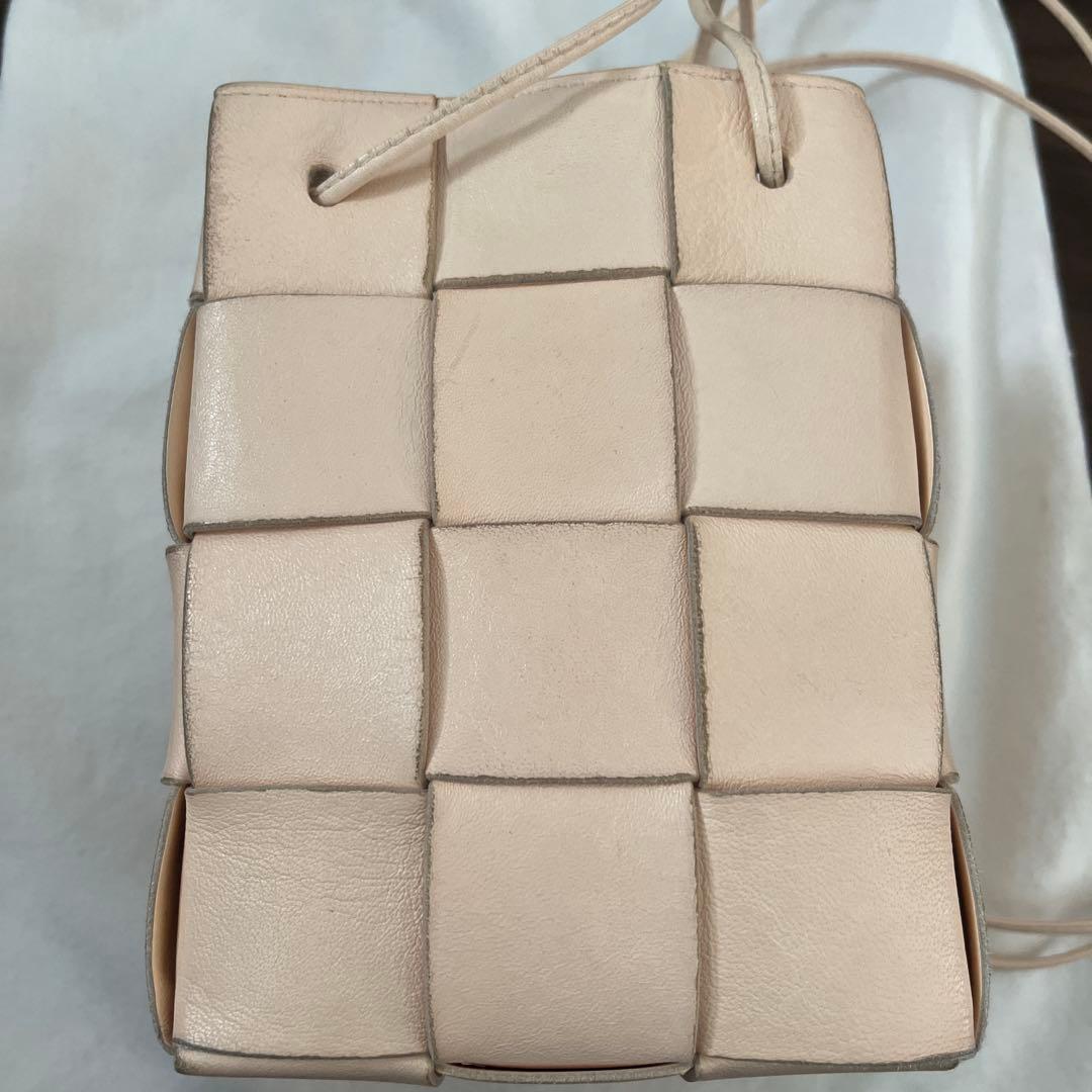 ボッテガヴェネタ　クロスボディバケット