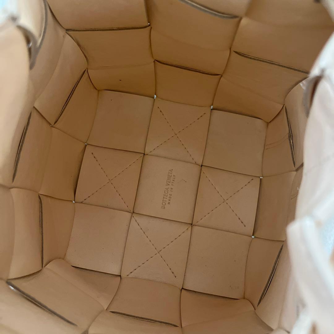 ボッテガヴェネタ　クロスボディバケット