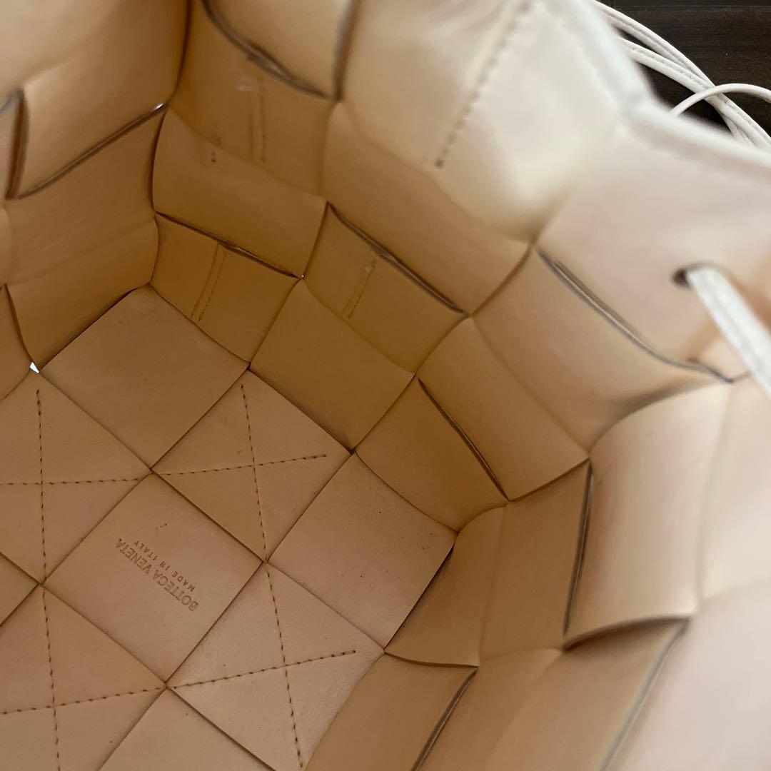 ボッテガヴェネタ　クロスボディバケット