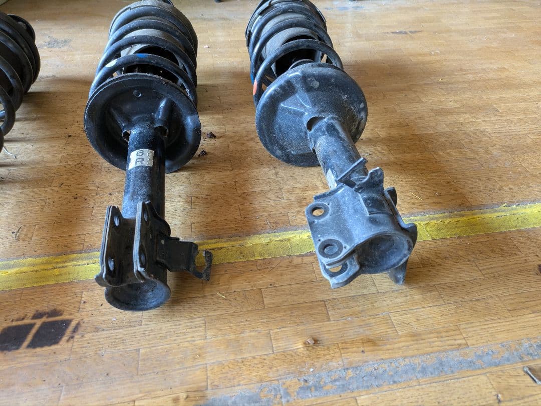 いすゞ　ジェミニイルムシャーR純正サスペンション１式