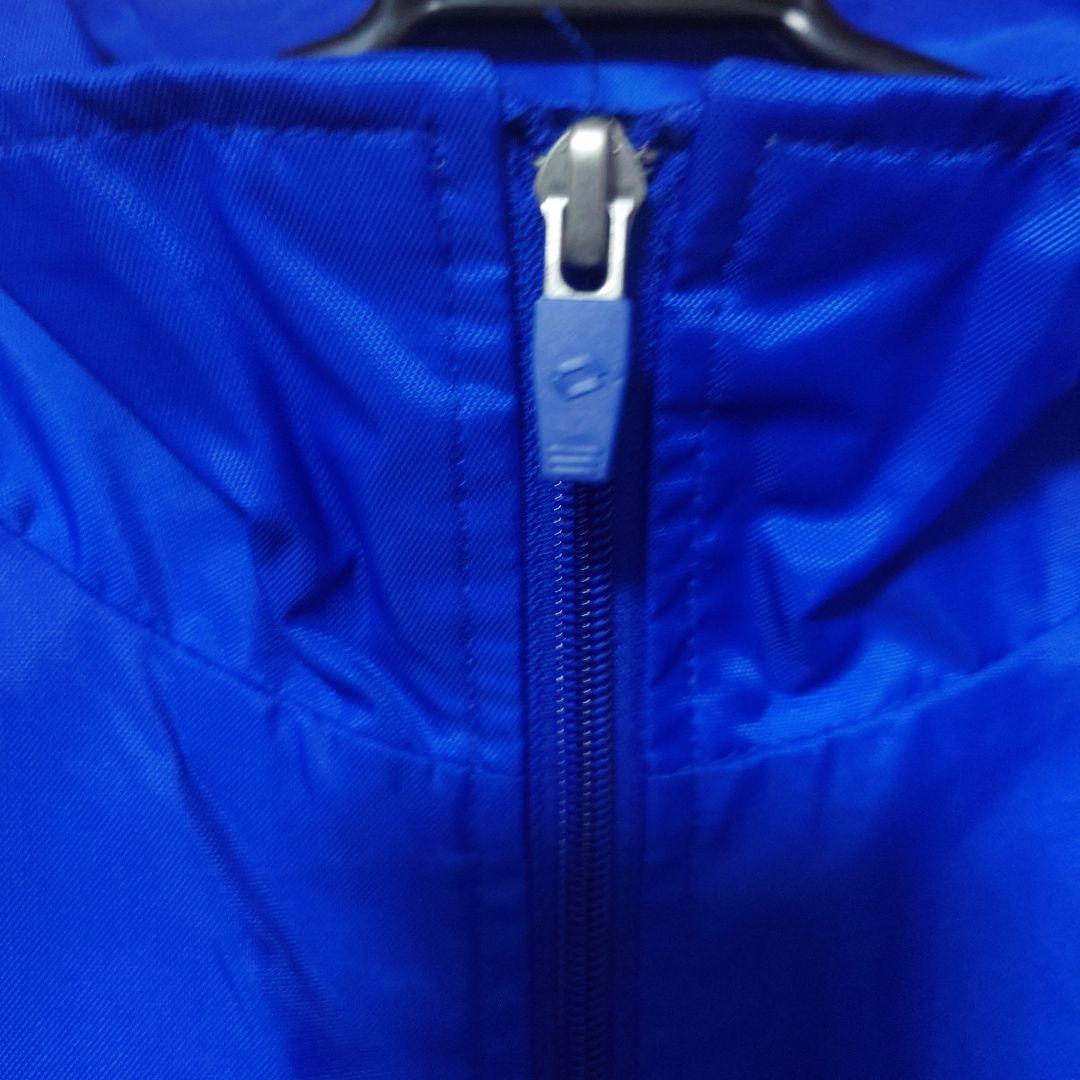 代表　ウィンドブレーカー