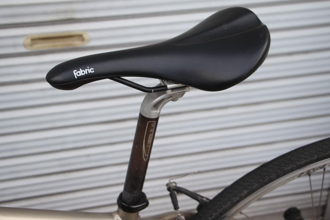 引き取り限定♪人気のTREK♪7.5FX♪カーボンフォーク♪軽量モデル♪