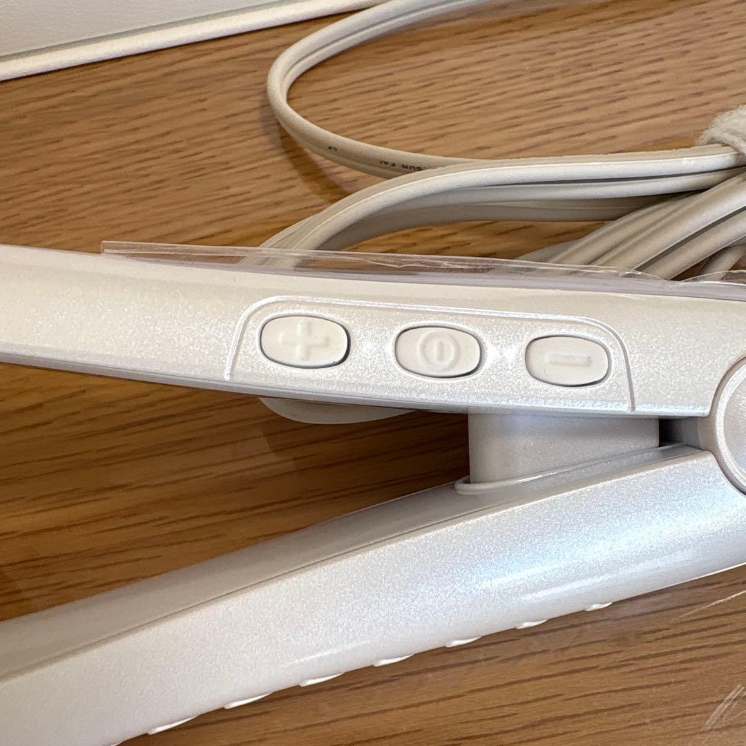 【極美品】絹女KINUJO ストレートヘアアイロン キヌジョ　ホワイト