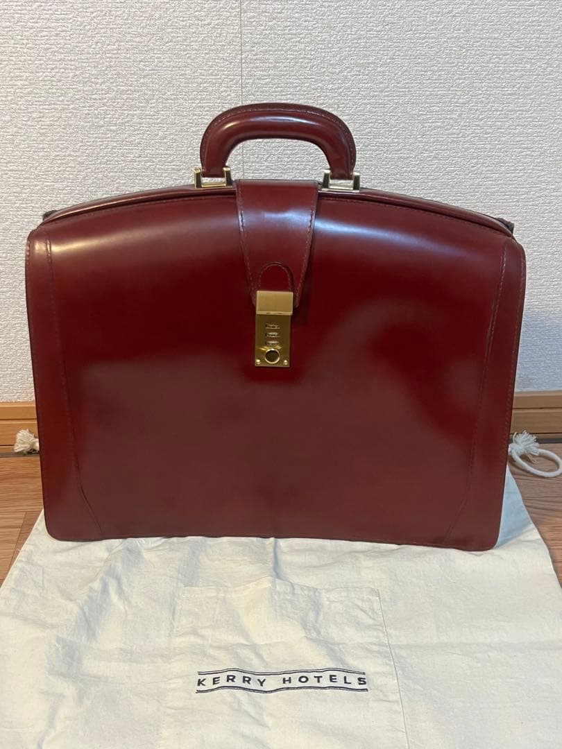 ダレスバッグ　ビジネスバッグ　ワインレッド