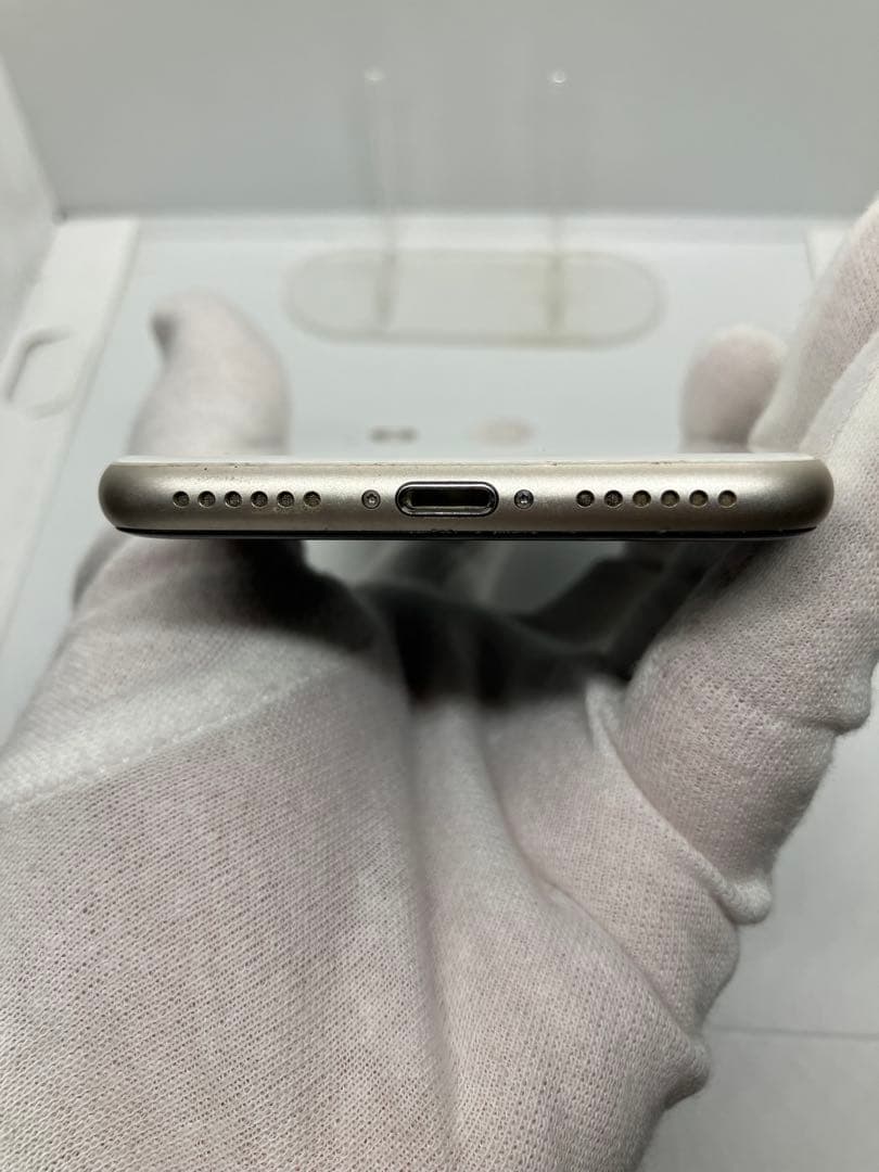 シ*️様 iPhone SE (第3世代) 64GB SIMフリー 美品バッテリ