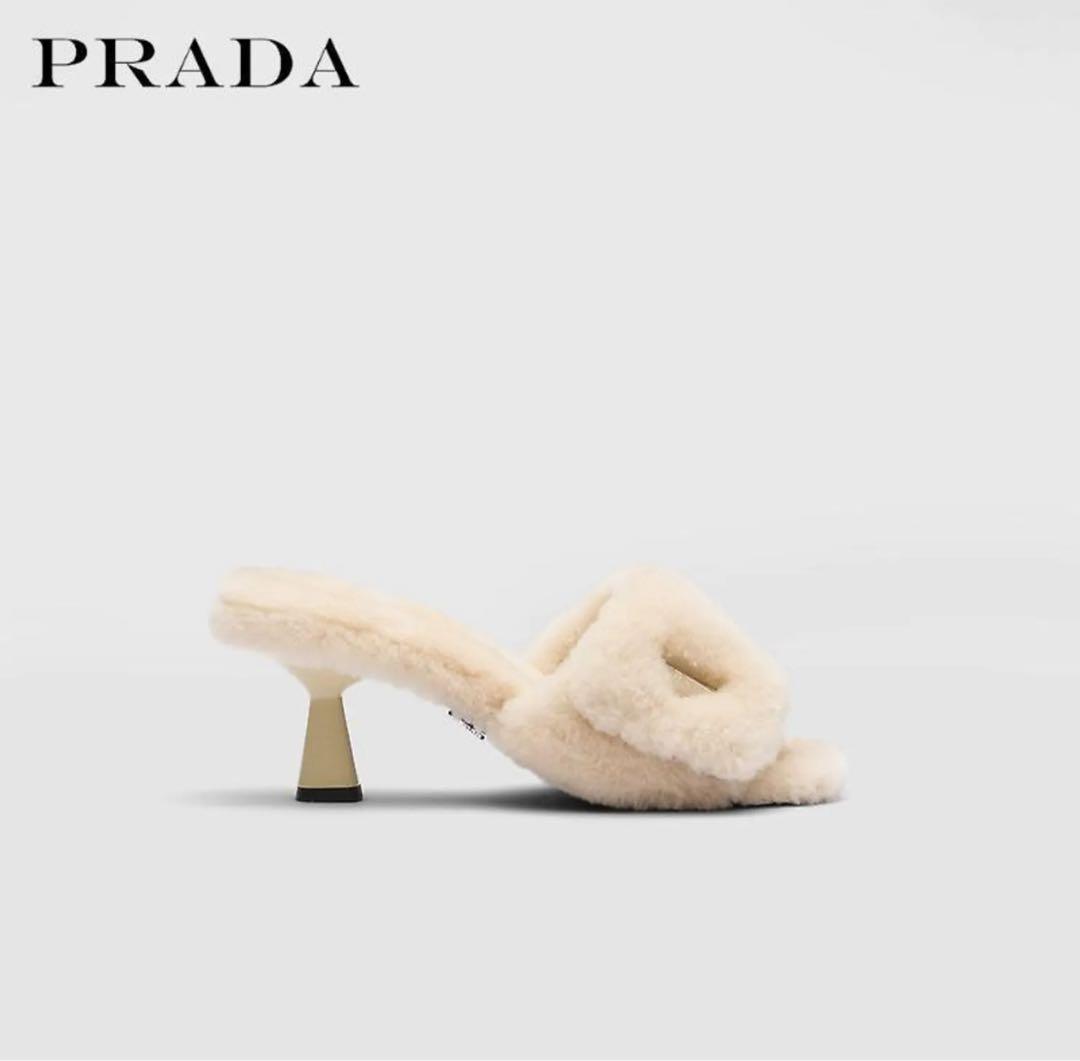 PRADA ベージュファー ミュールサンダル