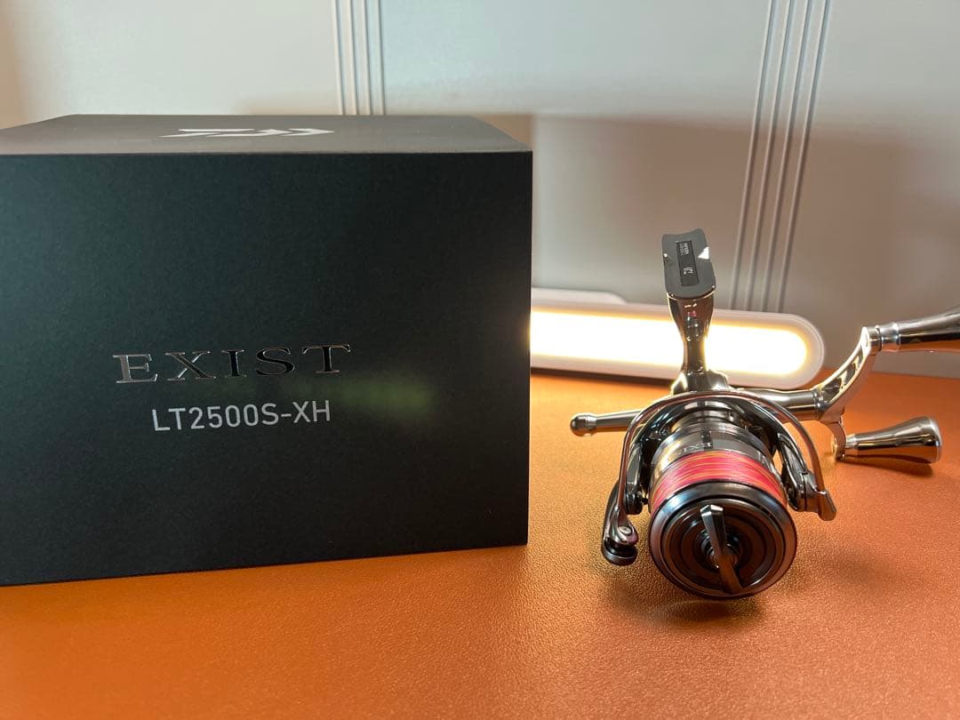 お特品！【未使用】ダイワ スピニングリール 22イグジスト LT2500S-XH