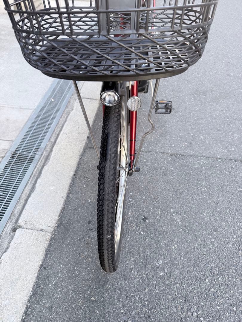 大阪府　ヤマハ　 電動アシスト自転車 赤 前カゴ付き