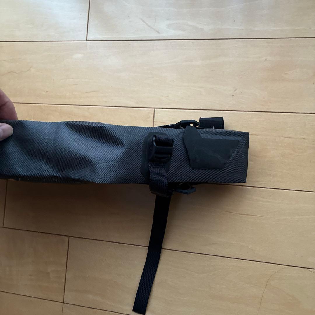 アピデュラ/Apidura フレームバッグ スモール 3l