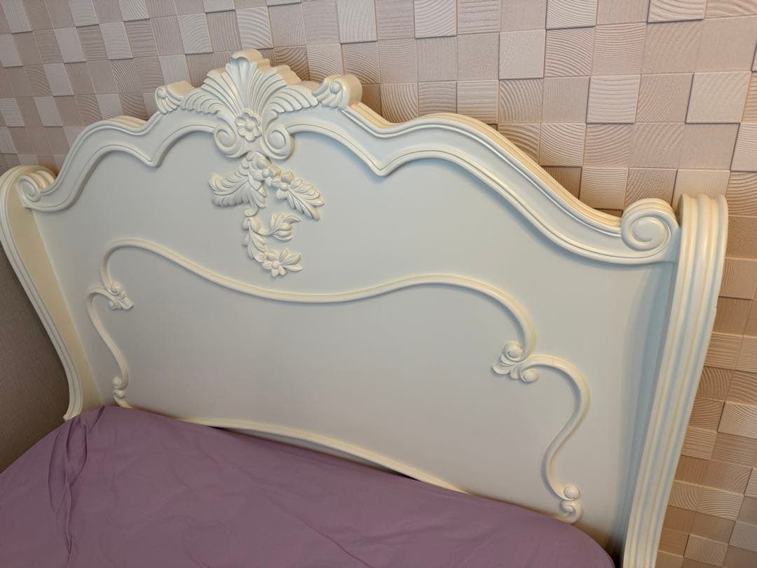 ウエストハウス・ギャラリー　ラ・シェル セミダブルベッドフレーム　ホワイト