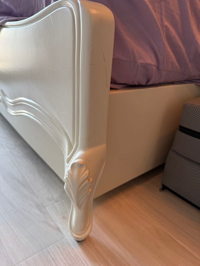 ウエストハウス・ギャラリー　ラ・シェル セミダブルベッドフレーム　ホワイト