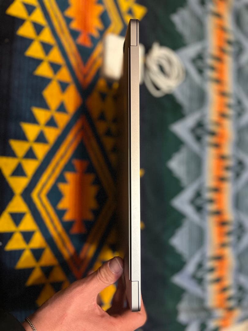 週末セール　MacBookAir M1 ACアダプター付き