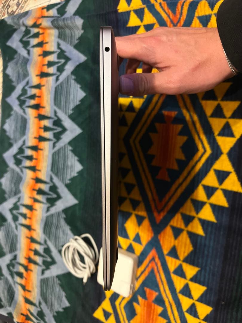 週末セール　MacBookAir M1 ACアダプター付き