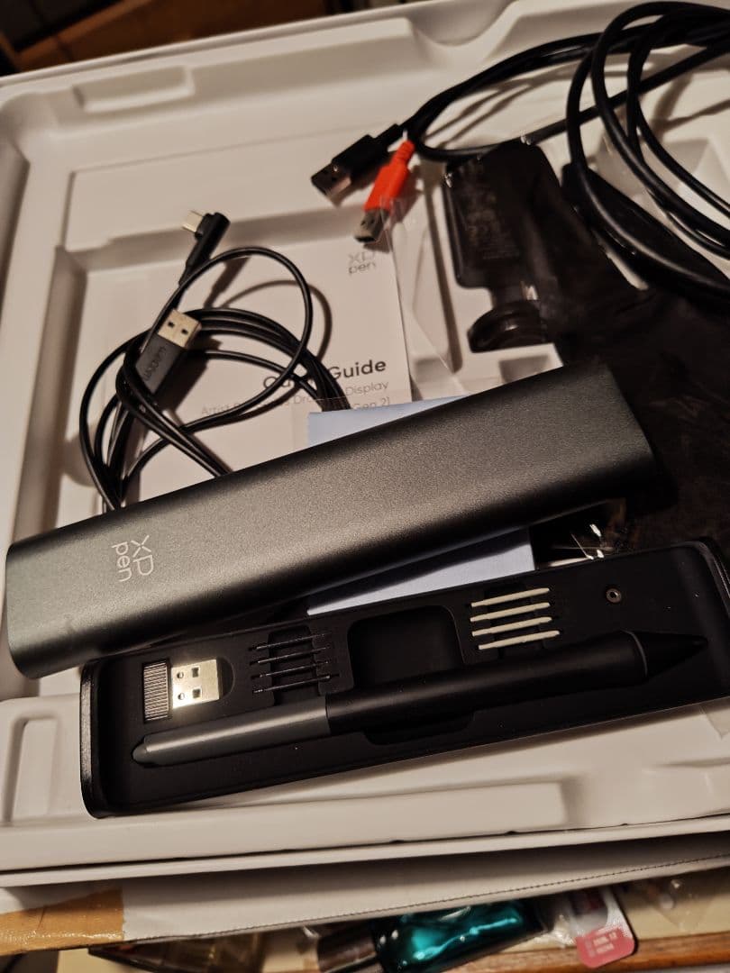 XP-Pen Artist Pro 16 Gen 2　角度調整のスタンド付き