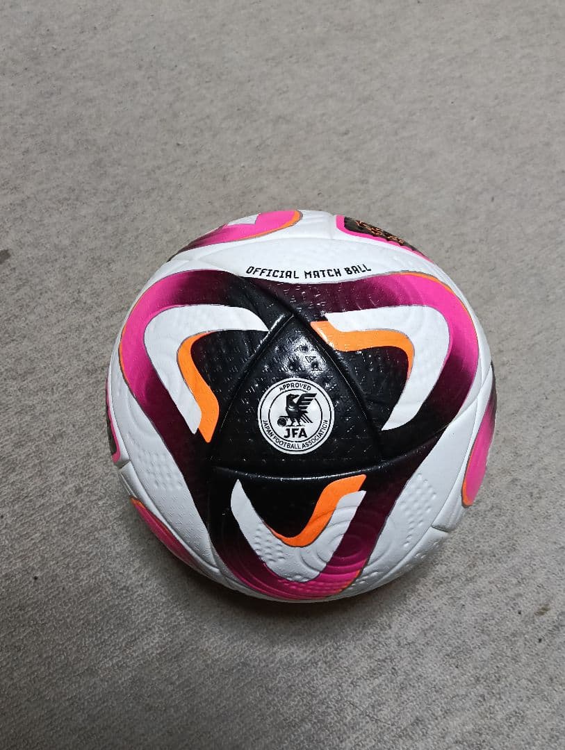 年末ちょっと値下げ　CONEXT24 PRO サッカーボール 公式試合球 中古