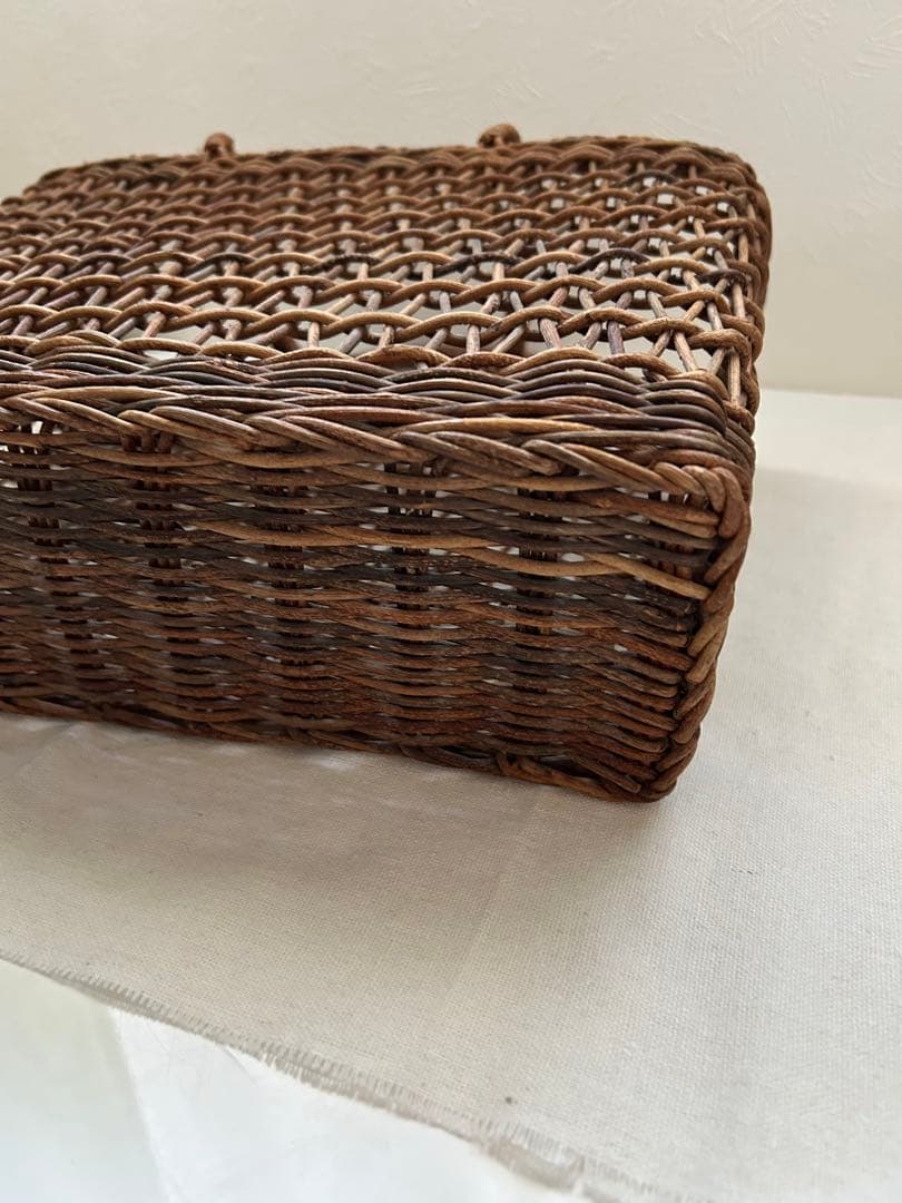 あけび籠　かごバッグ 透かし編み あけび蔓