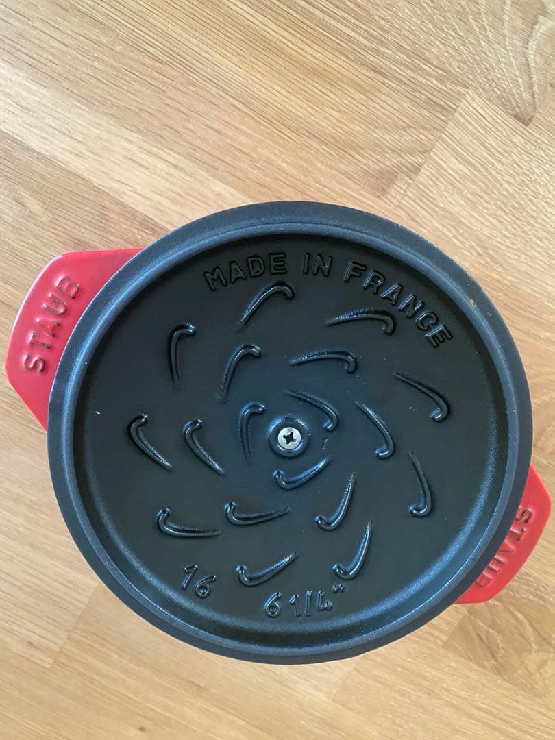 STAUB 鋳鉄製 両手鍋 レッド 16センチ