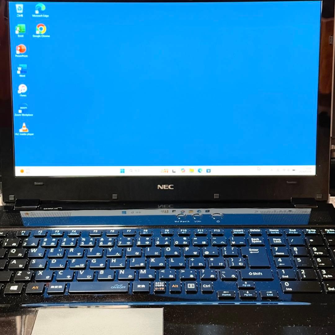 準美品 ノートパソコン 7世代i7 20GB 新品SSD 静音省電力 フルHD