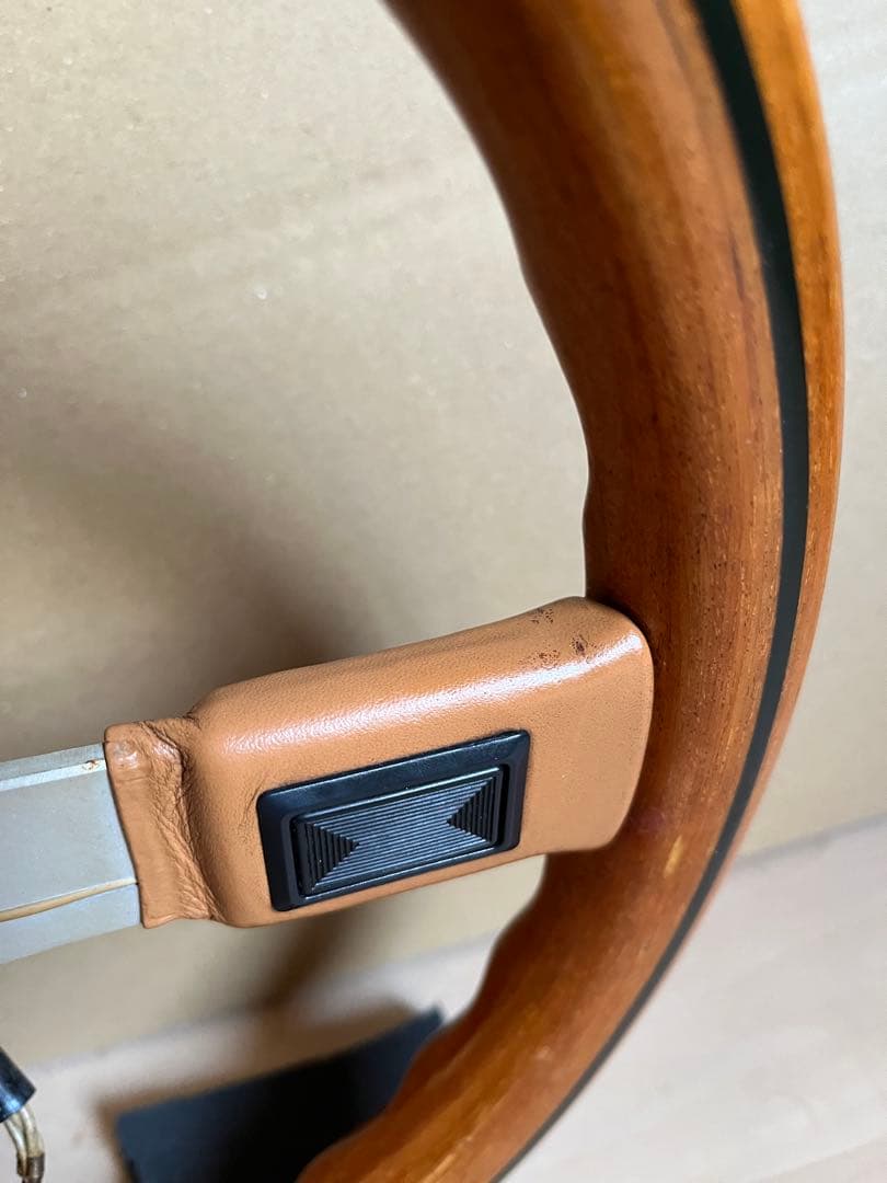 イタルボランテ　ウッドステアリング　36・5cm 中古品