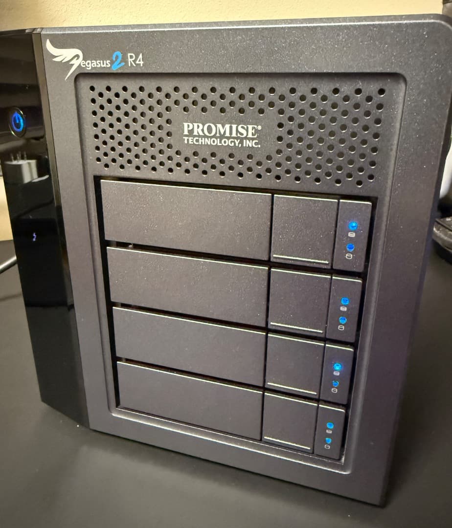 Promise Pegasus2 R4 HDD 32TB（8TB×4）