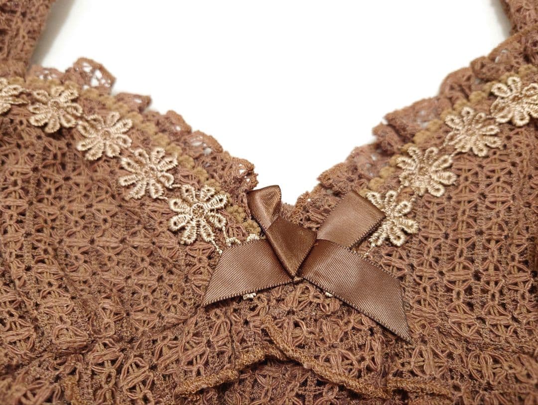 新品 タグ付き LIZLISA ブラウン フリル付きキャミソール