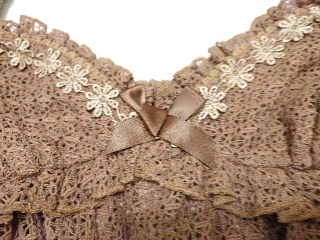 新品 タグ付き LIZLISA ブラウン フリル付きキャミソール