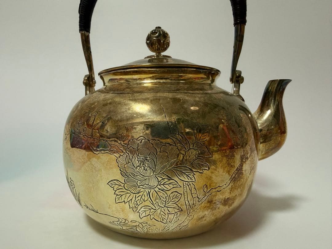 純銀製 竹梅牡丹毛彫 南鐐望月形湯沸 銀瓶 煎茶道具