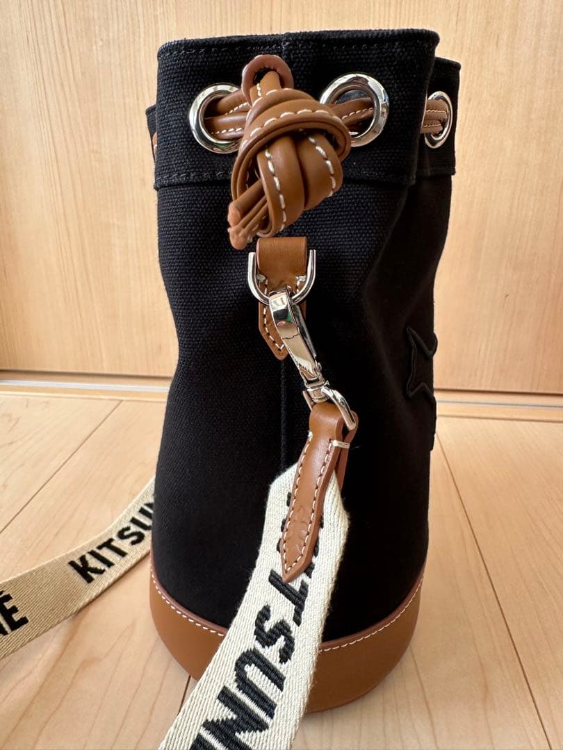 MAISON KITSUNE コントゥアフォックスバケットバッグ