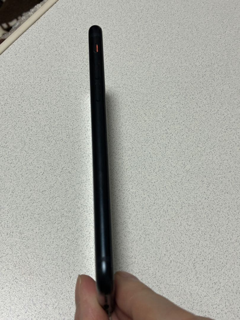 Apple iPhone SE3 第3世代　64GB