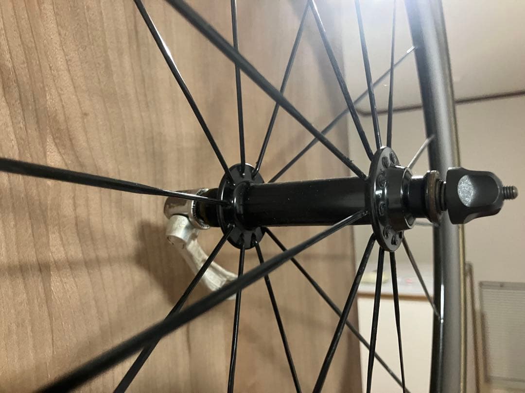 カーボンホイール　700c チューブラー　フロント　クイックリリース付き