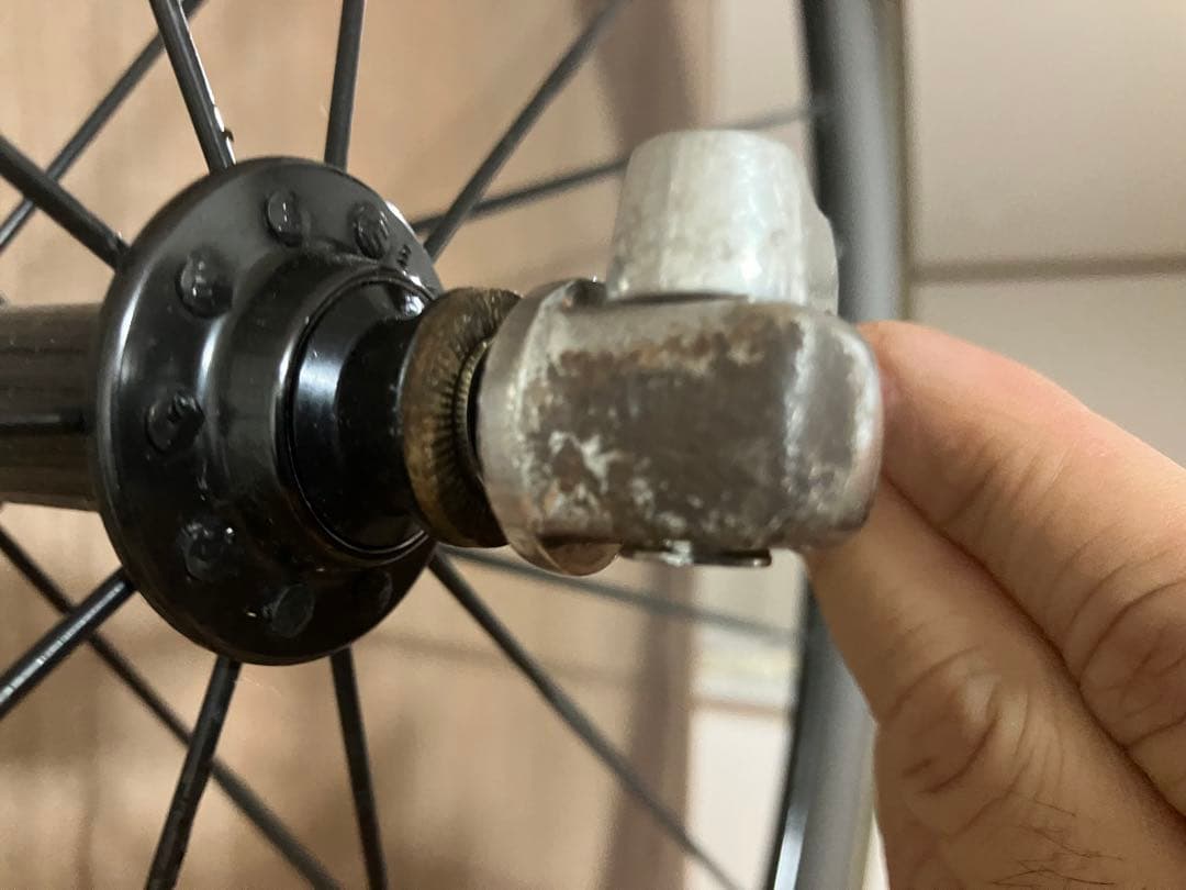 カーボンホイール　700c チューブラー　フロント　クイックリリース付き