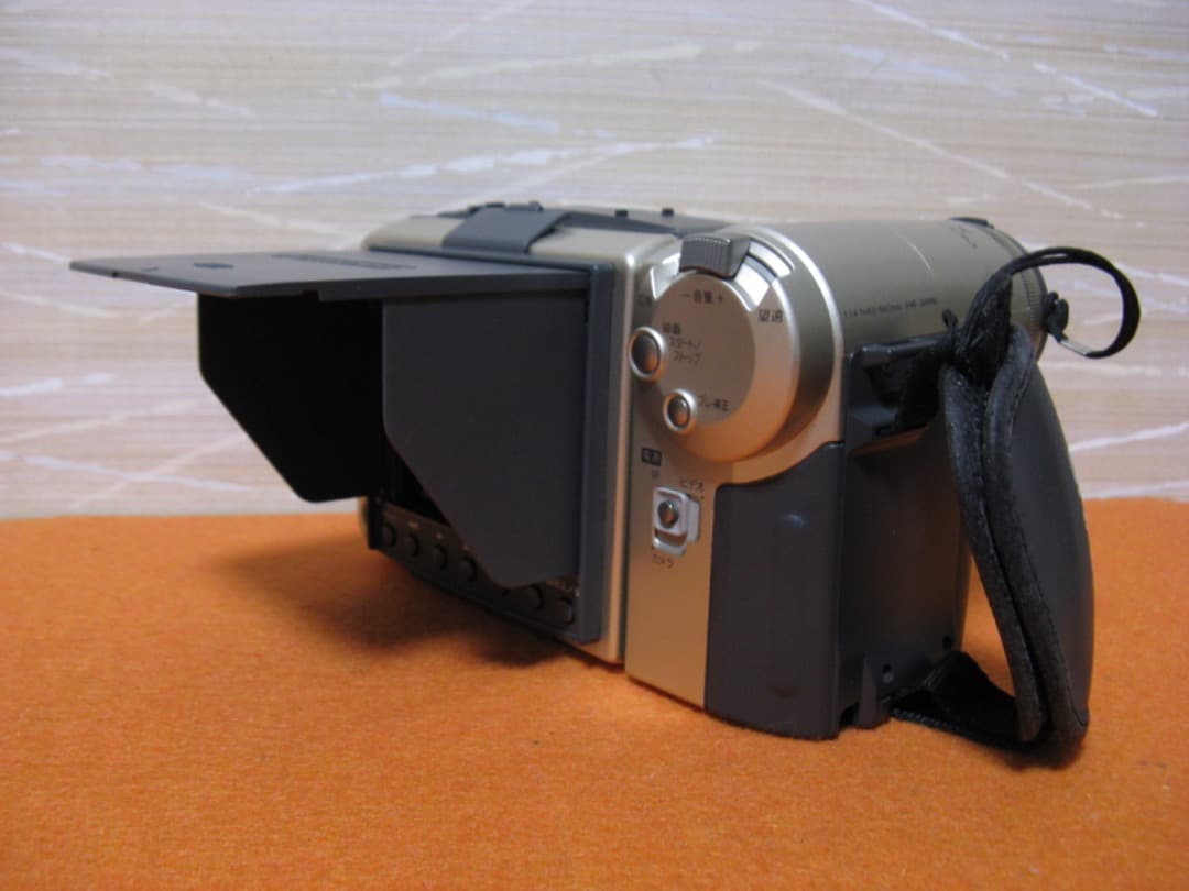 動作OK❗️☆シャープの液晶8ミリビデオカメラ・VL-EL480 ☆美品