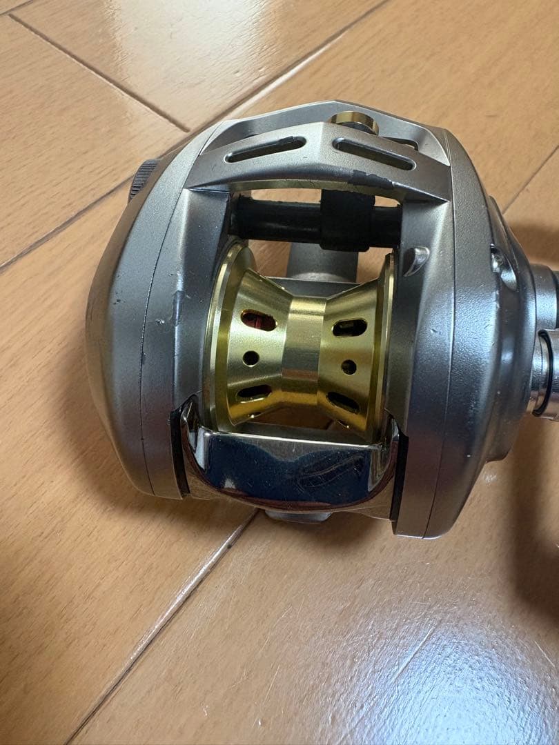 ダイワアルファス103タイプFです。