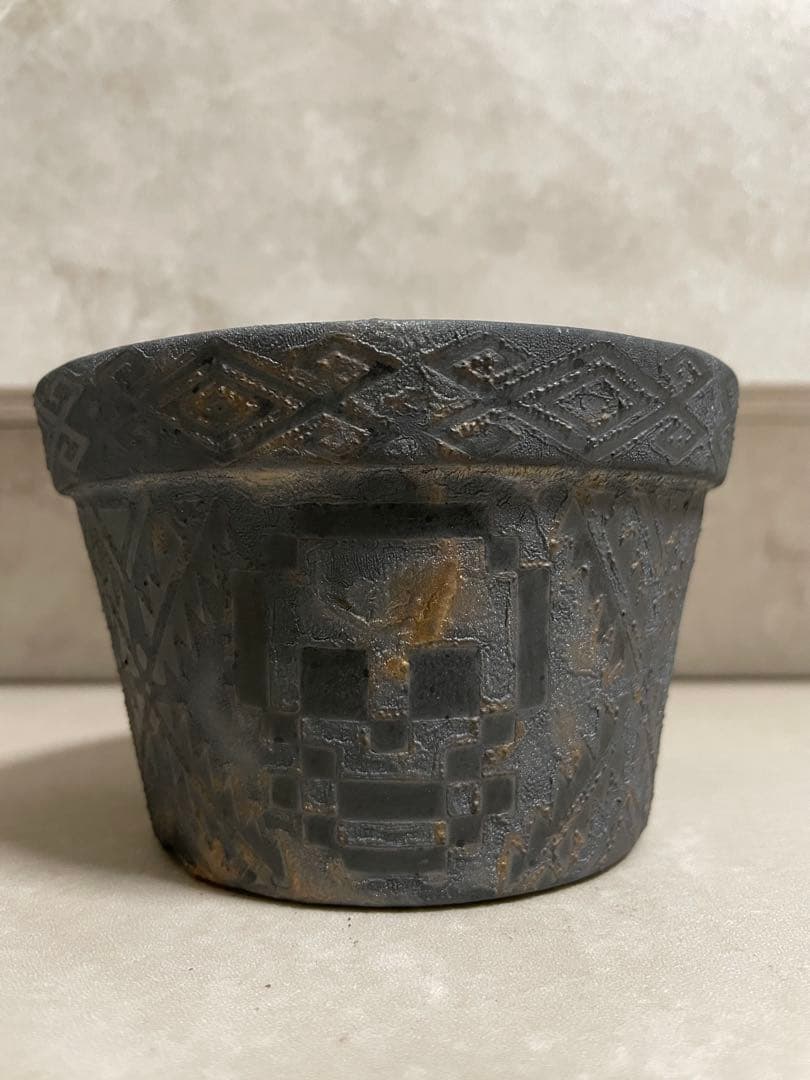 アダチマリ　ドクロ植木鉢