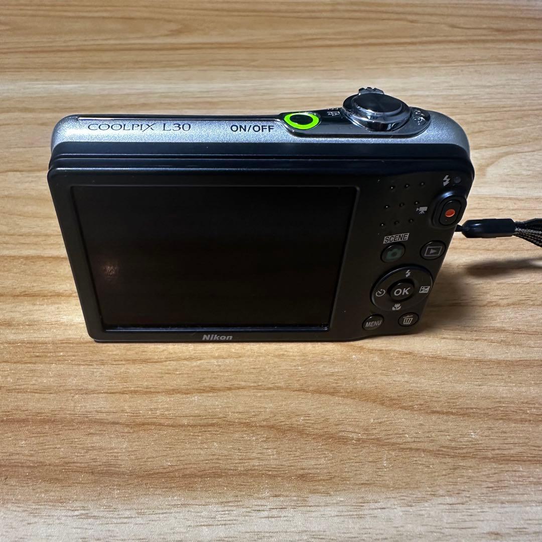 Nikon COOLPIX L30 シルバー