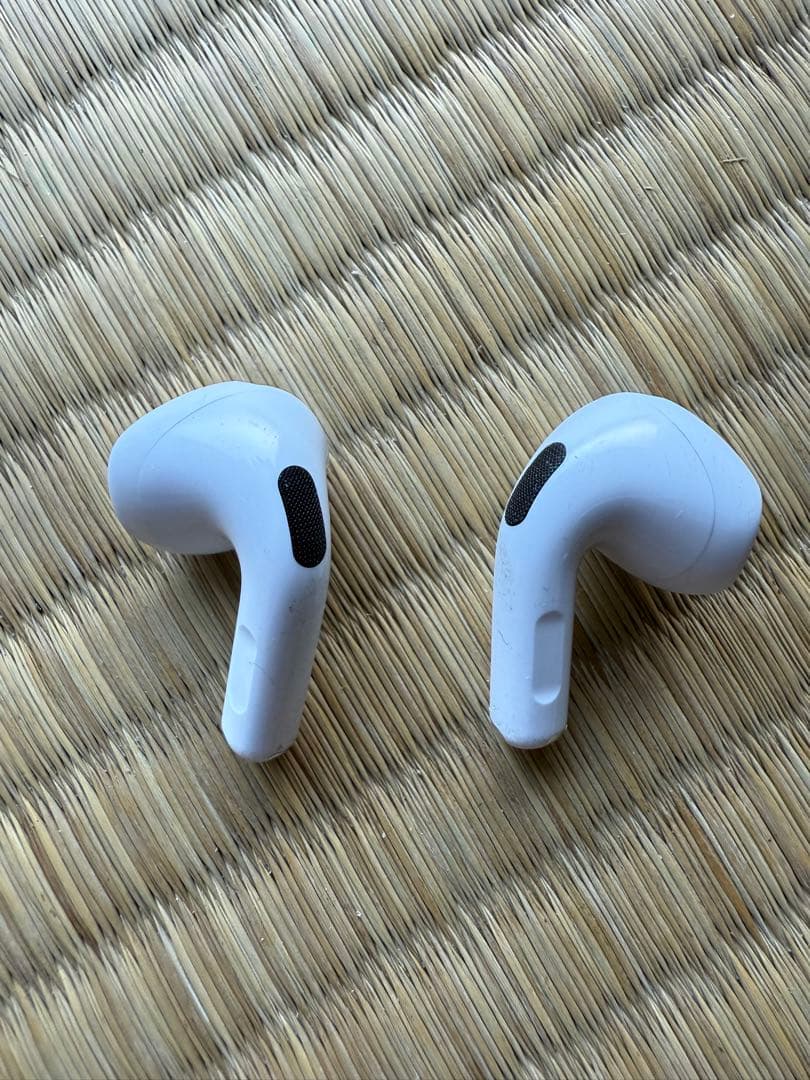 AirPods 4 ノイキャンなし　本体