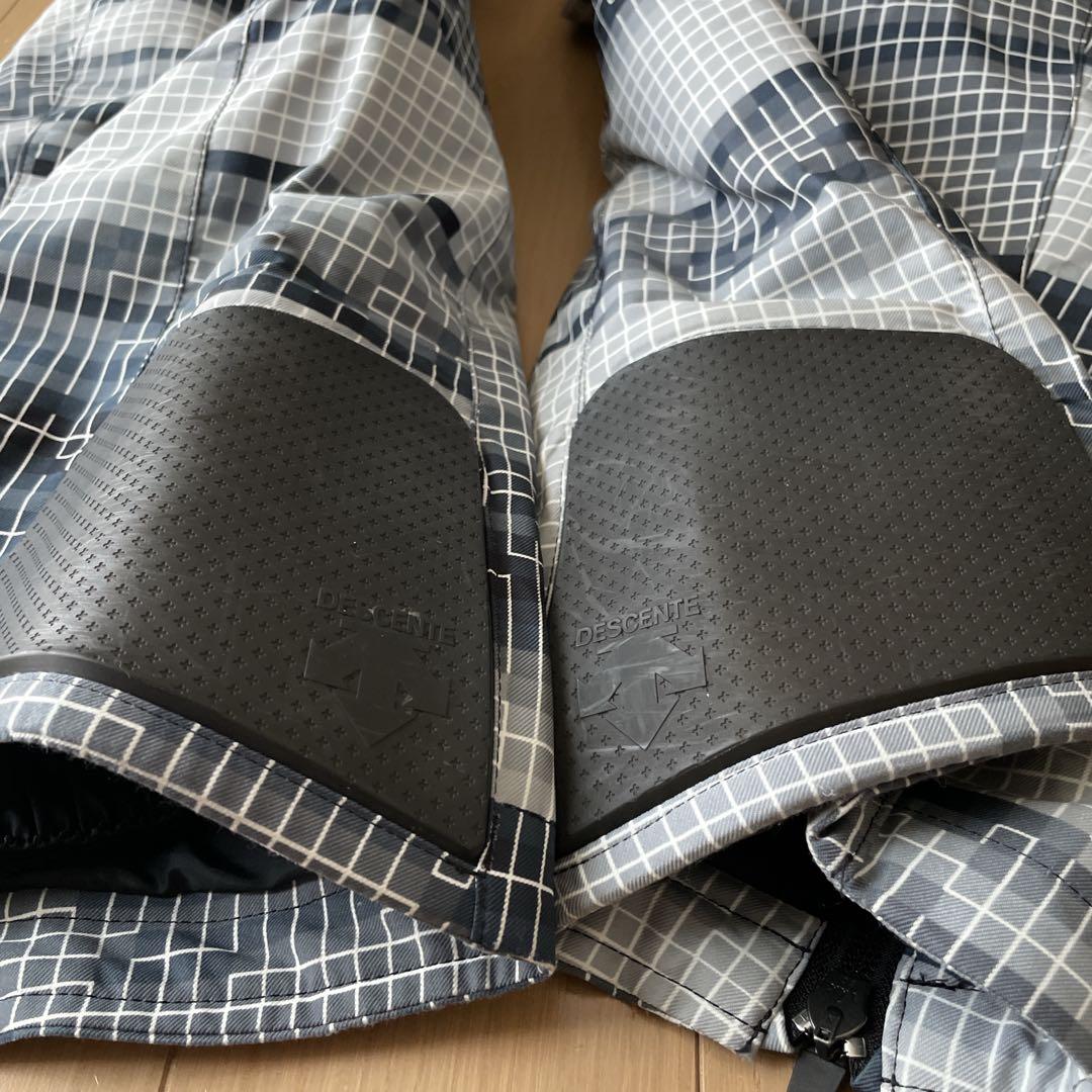 デサントDESCENTEスキーウェア　上下セット　デモチーム　中古　サイズS