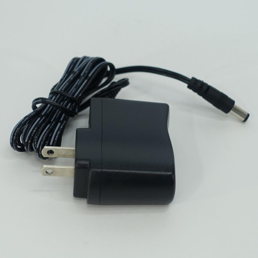 フラワーアレンジメントが上品に光ります　専用電源アダプター