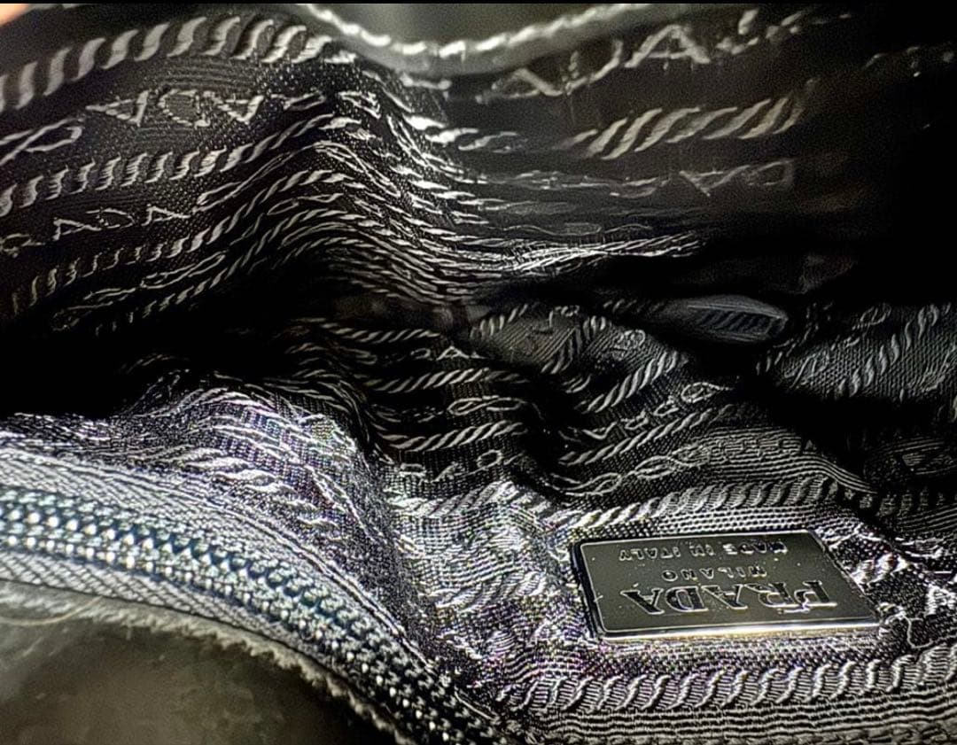 シ*ー様 PRADA ブラック ショルダーバッグ