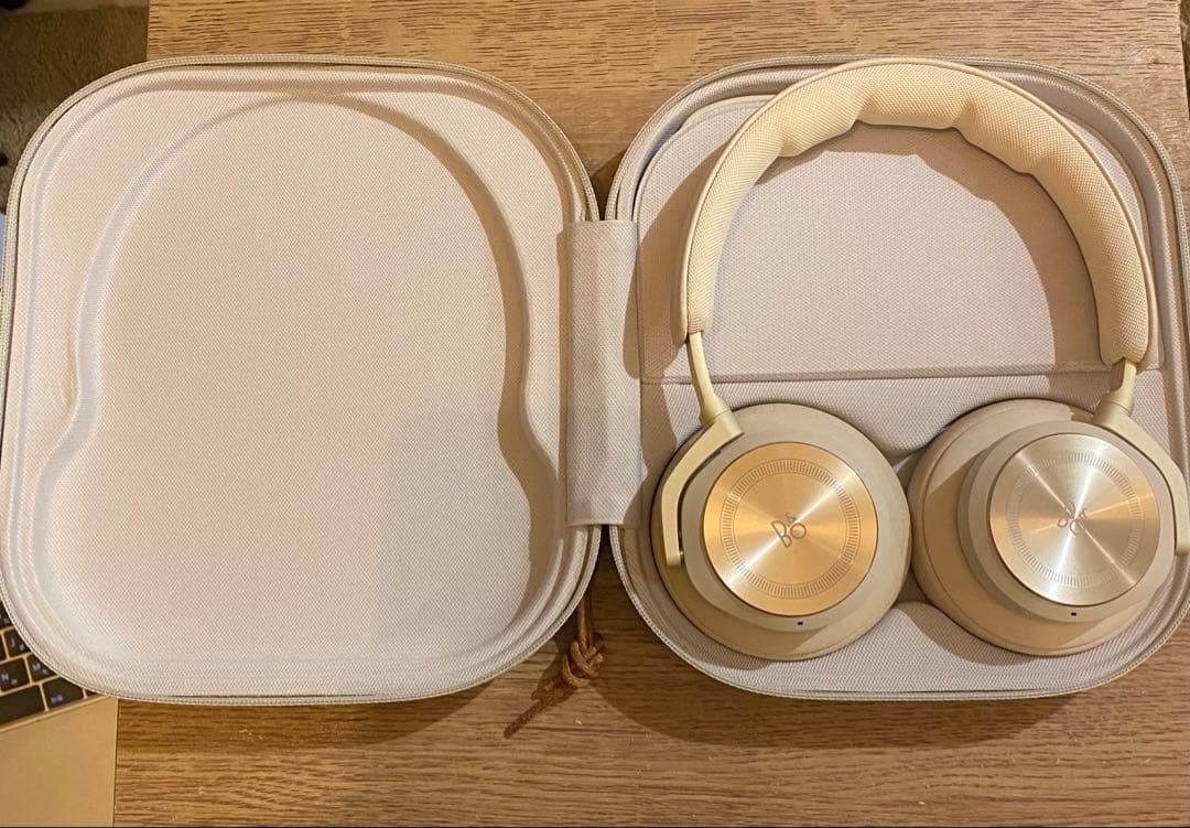 Bang&Olfusen ヘッドホン　BEOPLAY HX 限定色サンド