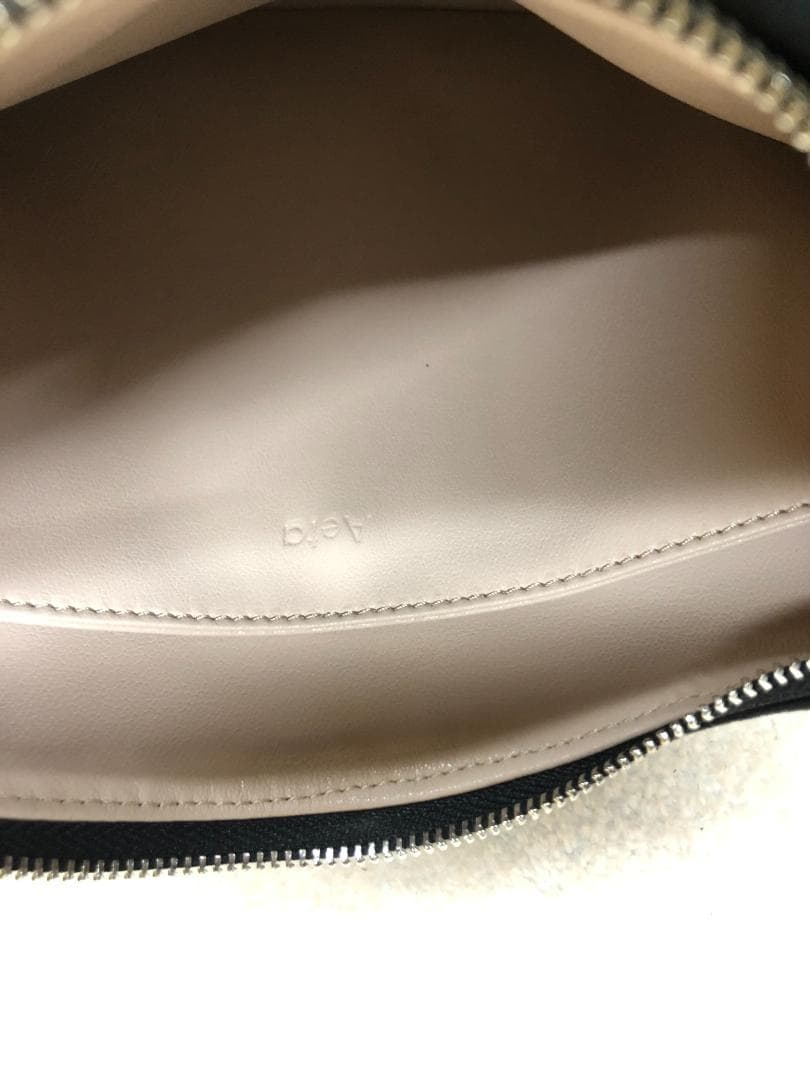 Aeta ブラックレザー ミニハンドバッグ Mサイズ