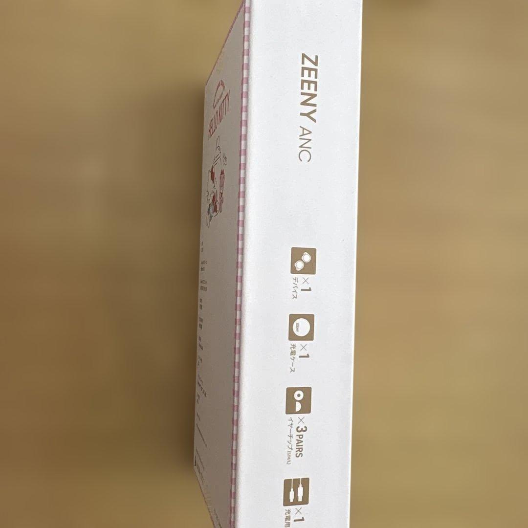 ハローキティ Zeeny ANCイヤフォン 300台限定