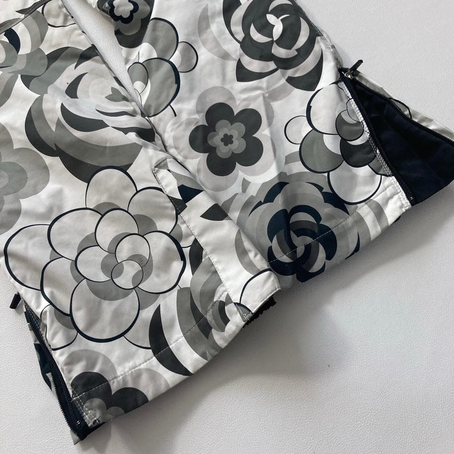 【高機能】デサント　レディース スキーウェア 上下セット L 花柄 ヒートナビ