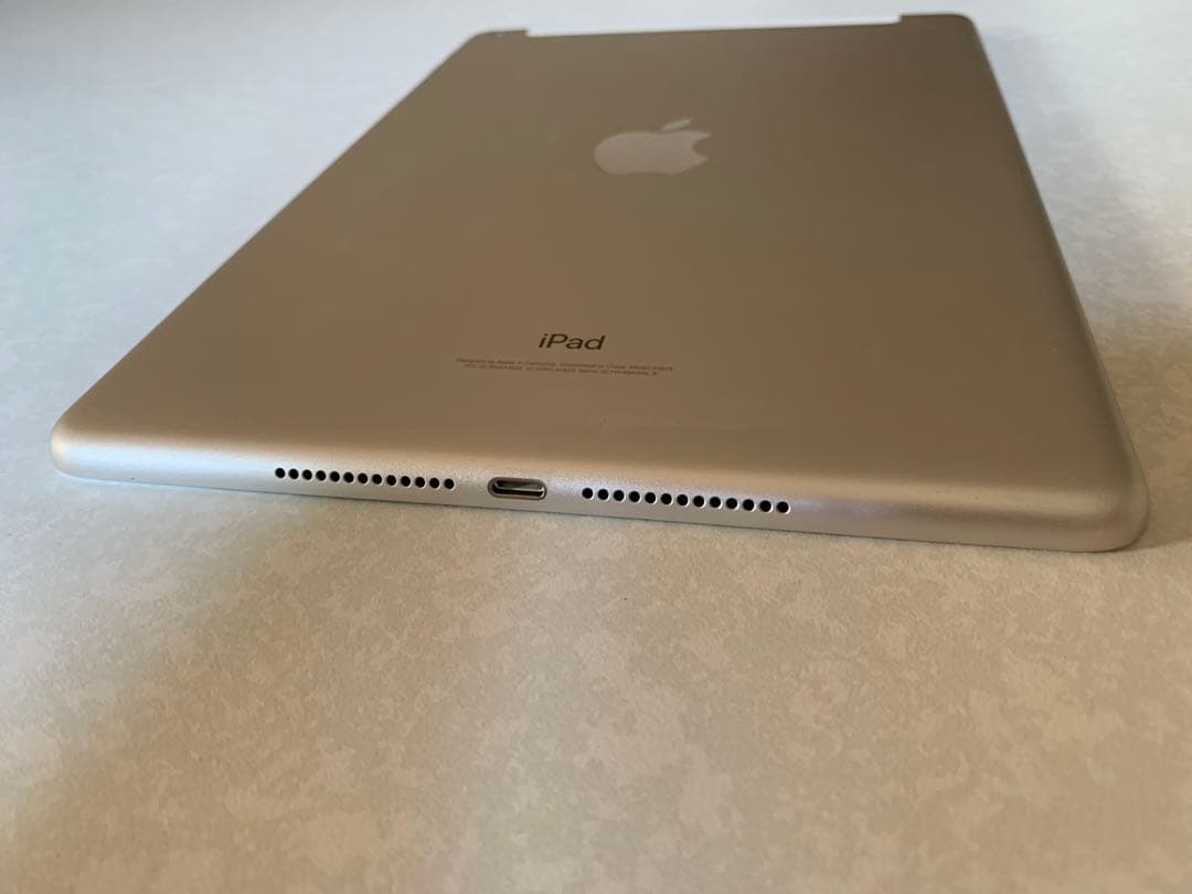 iPad (第5世代) wifi&cellular 32GB SIMフリー本体
