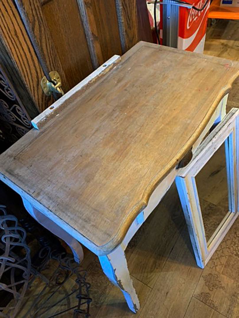 シャビー　ドレッサー