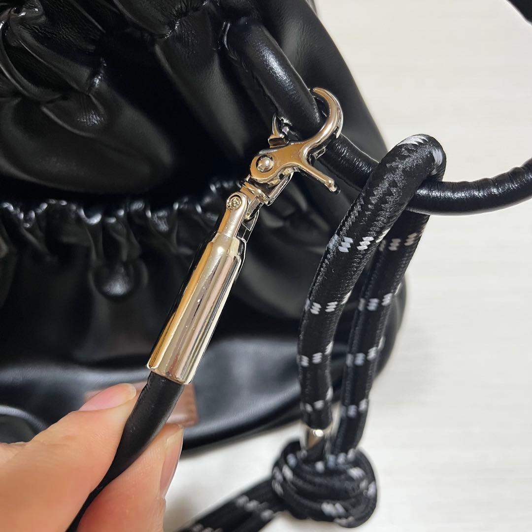 値下げ❌CPCM PUパラコードギャザーミニショルダーバッグ　ブラック