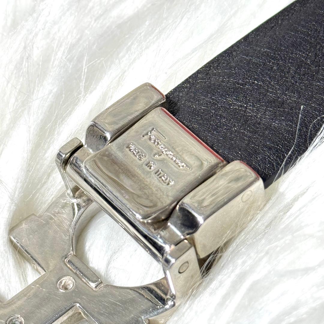 サルヴァトーレフェラガモ ダブルガンチーニ バックル レザー細ベルト アイボリー