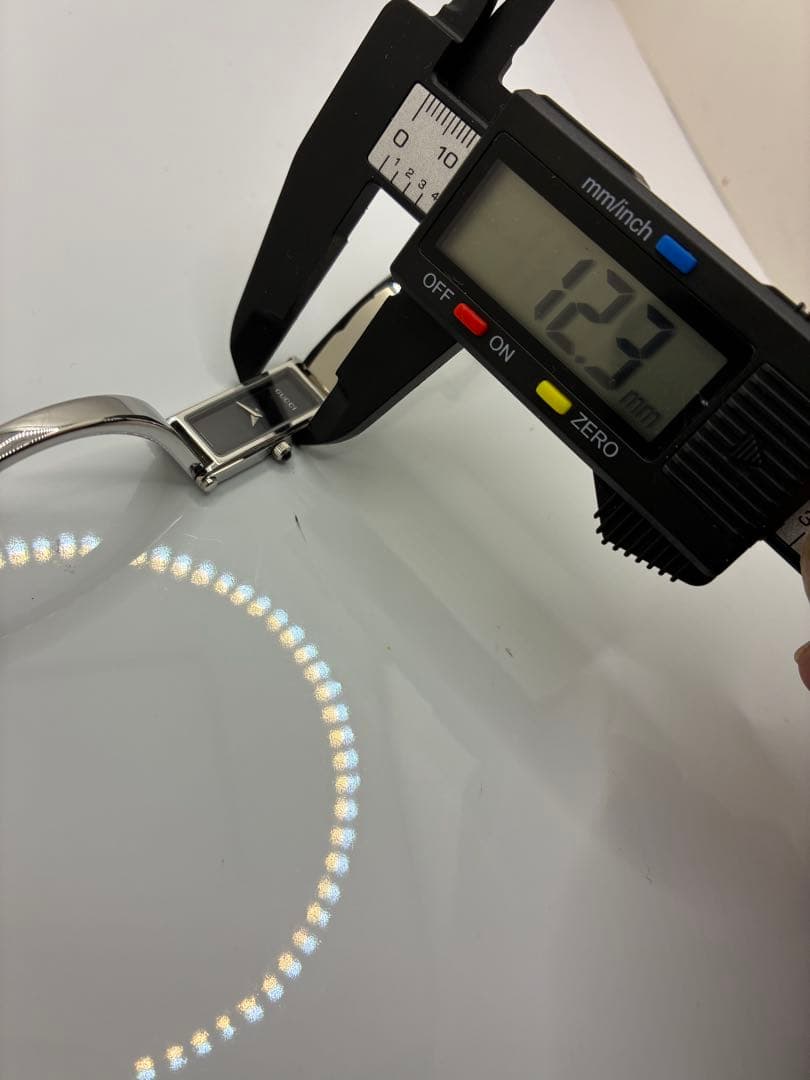 GUCCI グッチ 1500L 美品 レディース 時計 シルバー 稼働