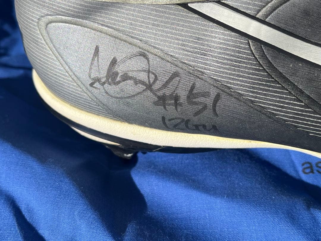 イチロー実使用直筆サイン入り2012年マ リナーズ アウェーゲーム用スバイク