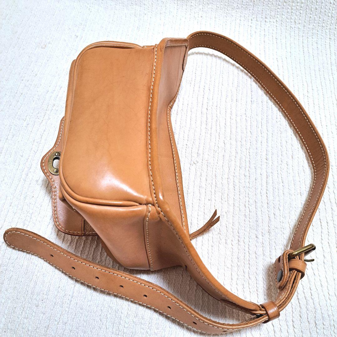 ブリーBREEボディーバッグ　ウェストポーチ　ヌメ革　レザーバッグ　ユニセックス